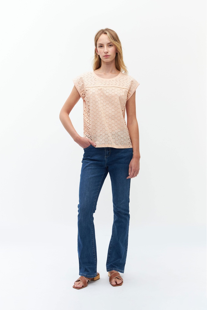 L147GBH2 BLUSA ESCOTE BASE CON BRODERIE