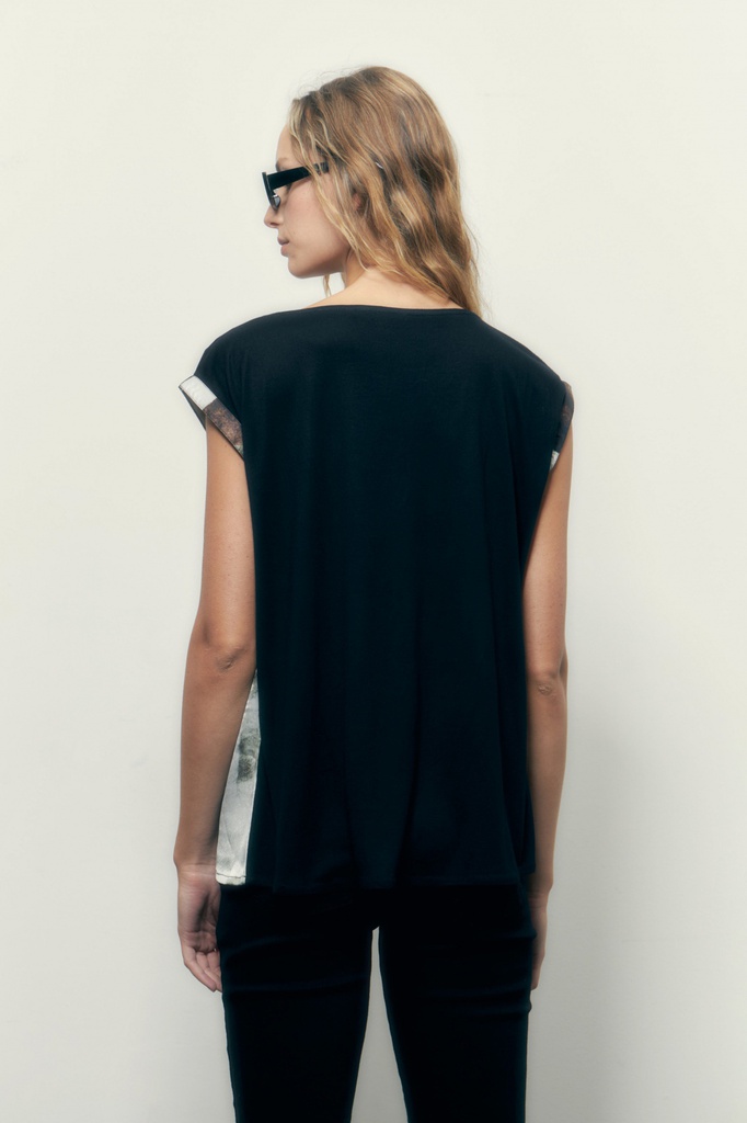 L150GBH4 BLUSA ESCOTE BASE ESTAMPADO ABSTRACTO