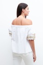 L160GBH10 BLUSA BARDOT CON BORDADOS