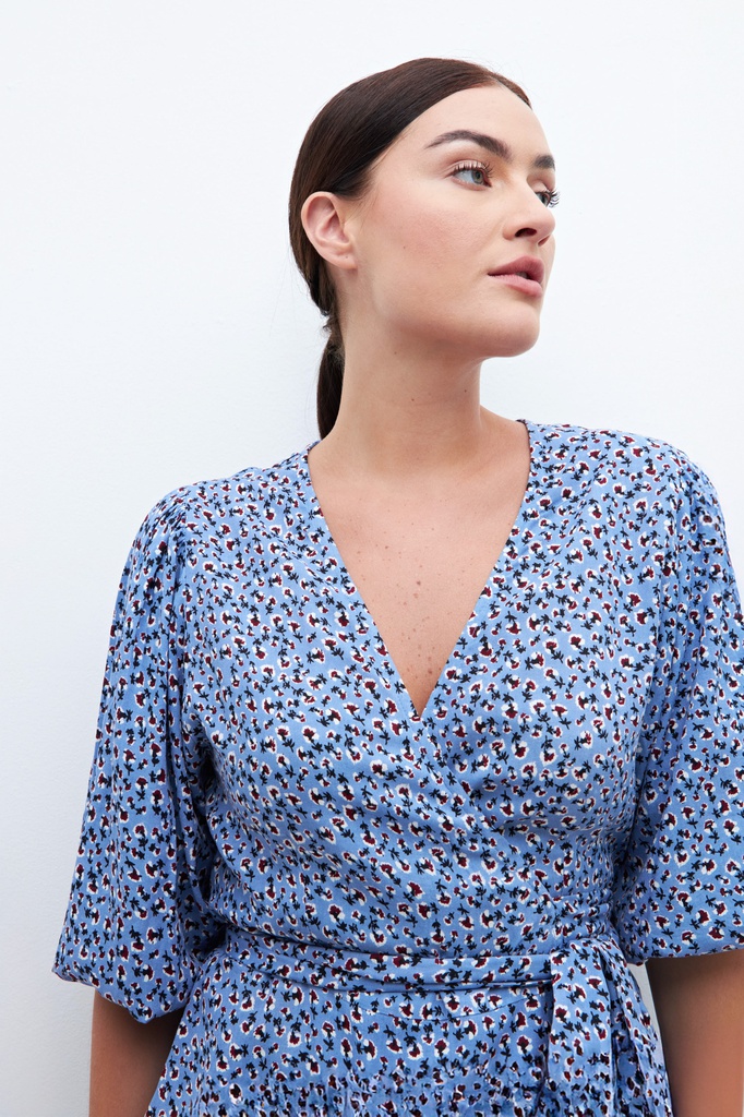 L160GBT6 BLUSA CRUZADA CON ESTAMPA FLORAL
