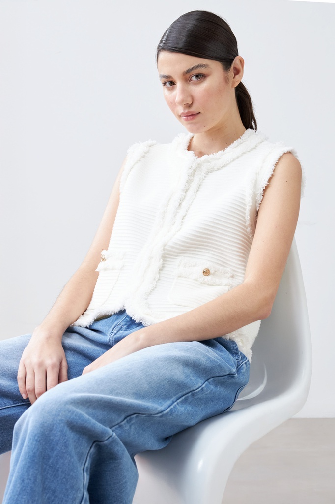 L165GKV3 CHALECO TEJIDO CON DESFLECADO