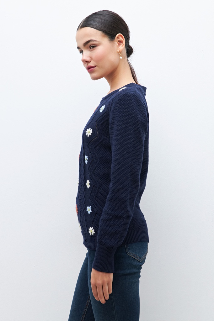 L163GKS1 SWEATER CON BORDADO FLORAL