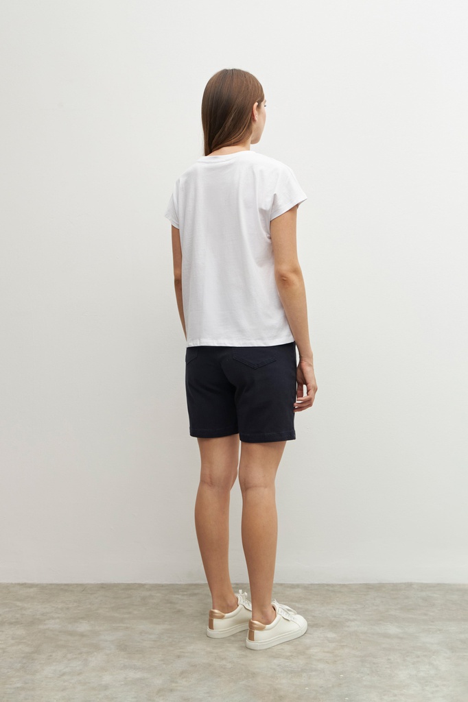 L158GTH3 REMERA CON CALADOS BORDADOS