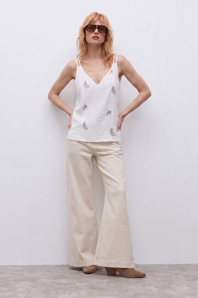 L172GBS2 TOP CON FLORES BORDADAS