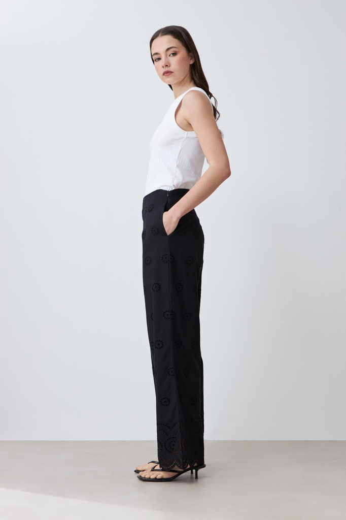L167GPS4 PANTALON DE BODERIE
