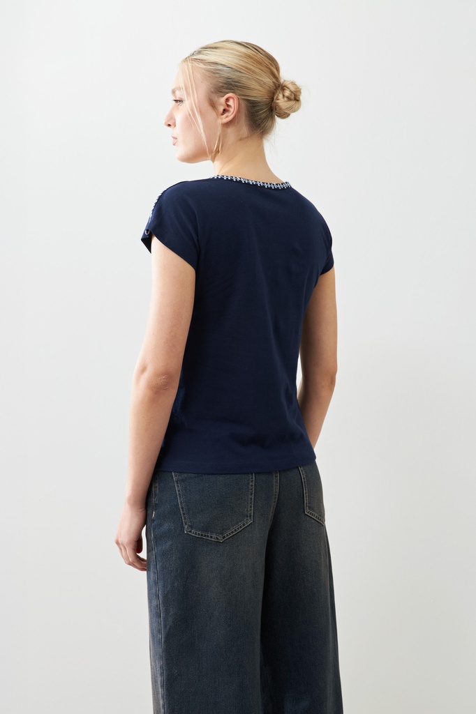 L165GTH14 REMERA BORDADA ESCOTE EN V