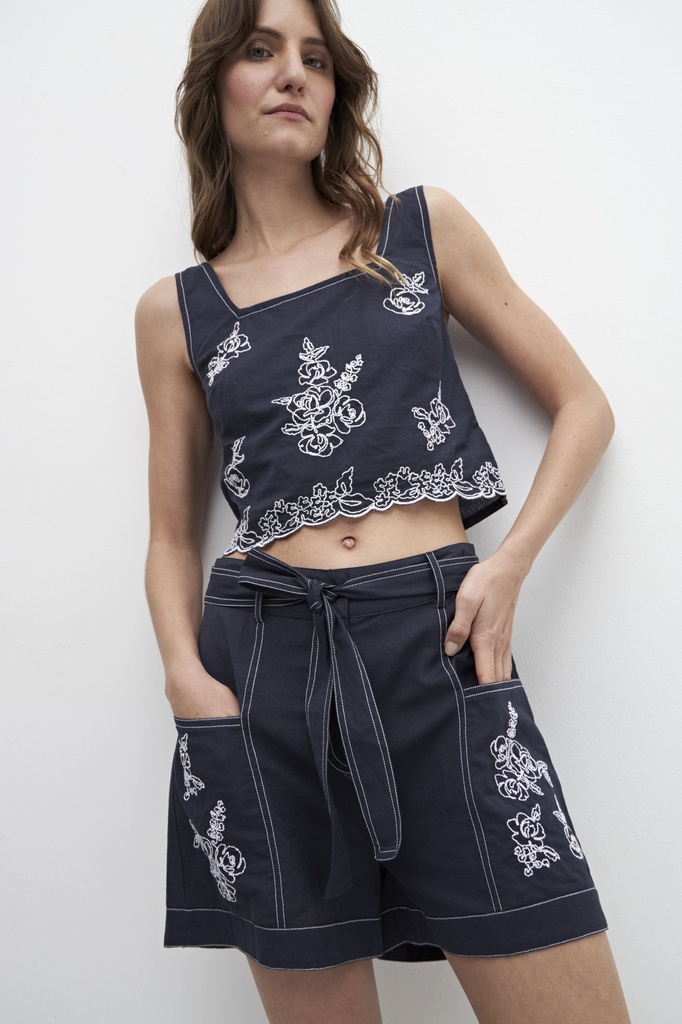 L158GPH1 SHORT CON CINTO Y BORDADO FLORAL