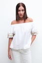 L160GBH10 BLUSA BARDOT CON BORDADOS